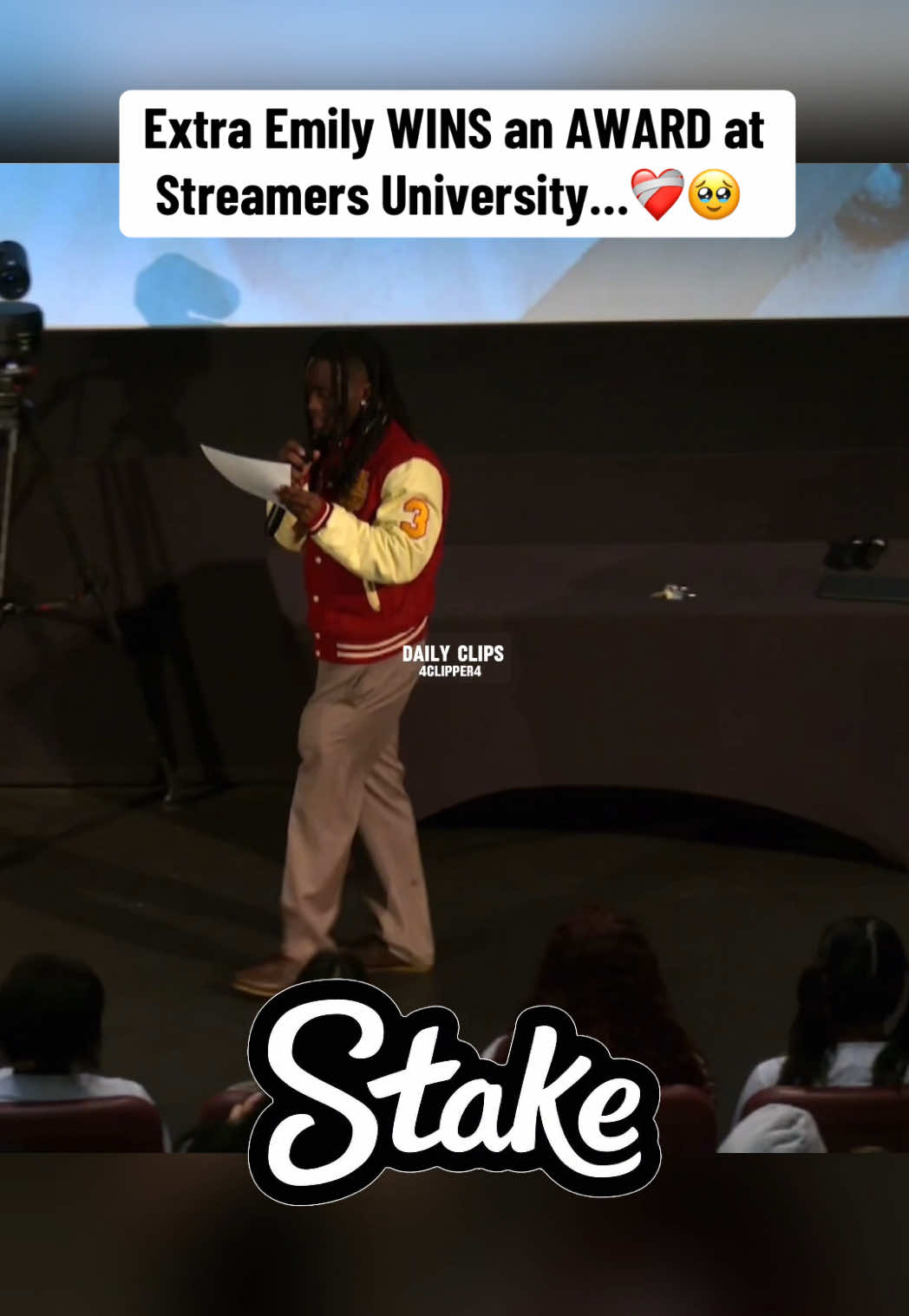 #kaicenat #fyp #amp #trending #viral #kai #streameruniversity #extraemily  Extra Emily WINS an AWARD at Streamers University…❤️‍🩹🥹 