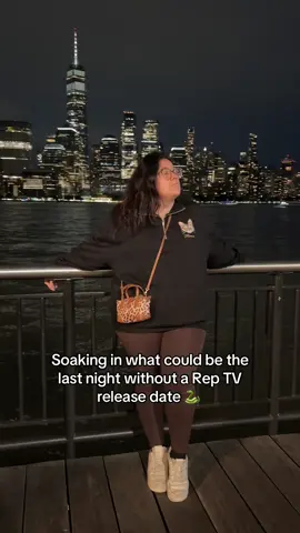 Prepare yourselves gworls 🐍 🔜 #taylorswift #nyc #reptv #amas 