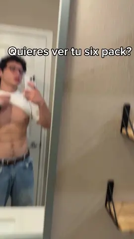 Lo que como al salir un domingo con mis hermanos en Houston Tx sin afectar mi progreso. En la calle es dificil encontrar buenos macros. Seed oils, azucar, conservantes mil calorias y en pocas palabras puro mugrero, para no quebrarme la cabeza en mi deficit esto es lo que cene hoy antes de salir. Quieres aprender como comer aqui en los Estados unidos? Comenta 