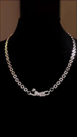 #Name:#20596 Eco Diamonds White Jaguar necklaces 925 Sterling silver   Color:White/Black/Green.  Material:Eco-diamond 925 sterling silver platinum plating Pieces code:#20596 #yifan #yifanite #yifanjewelry #jewellery #jewelrybusiness #highjewelry  #silverjewelry#jewelrycustomization #jewelryshopping #jewelrytiktok #engagement #highendjewelry #diamond #diamondjewelry