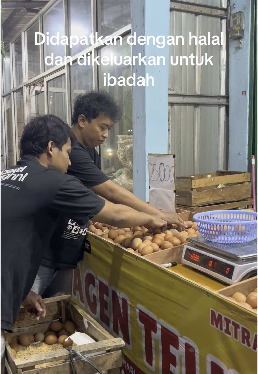 Yang halal-halal saja guys apalagi untuk keluarga 🙏🏻 Agen Telur 226 selalu ready stock telur Fresh 👍🏻‼️✅ Mari merapat #agentelurbekasi #agentelurjatirangga #agentelur #distributortelurbekasi #fyp 