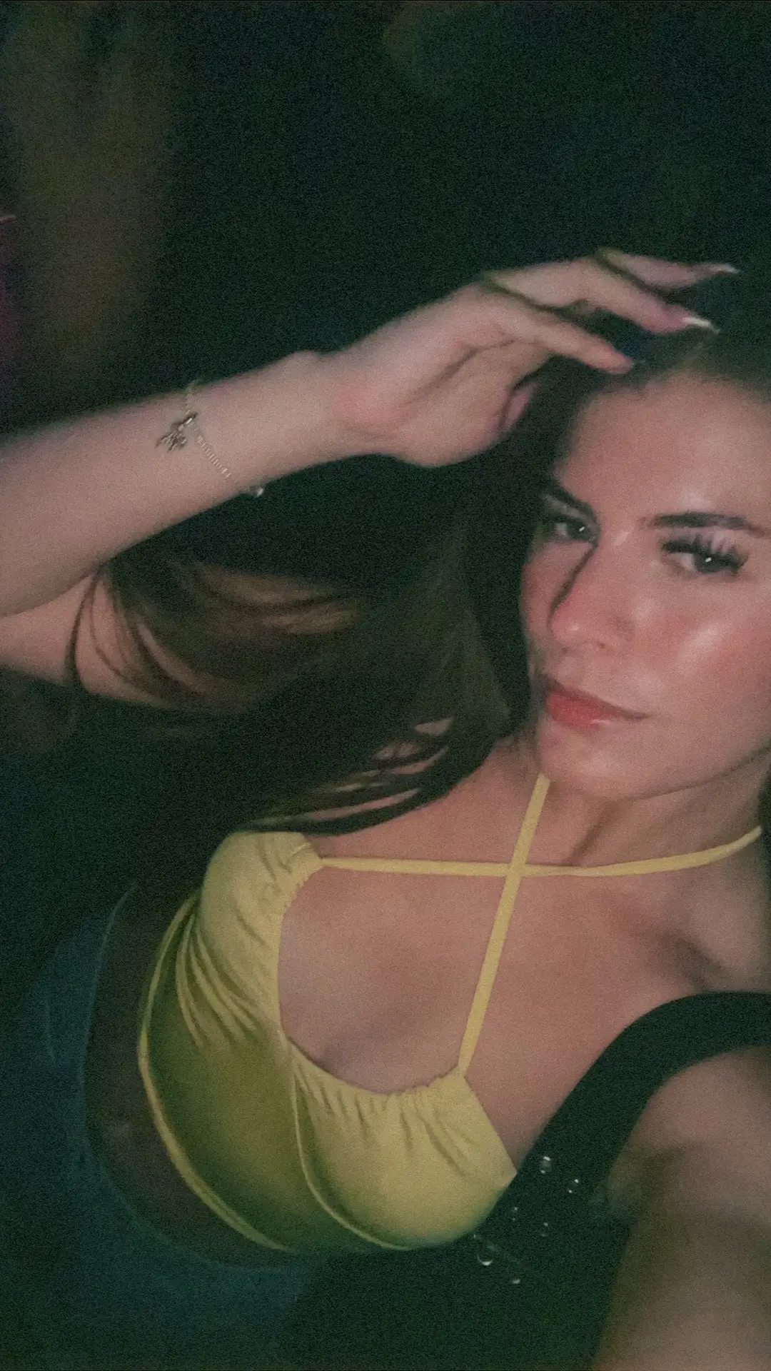 I don’t remember taking these but drunk tay did not come to playyyyy #fyp  #foryoupage  #selfies #drunk  #bar  #trendingsong  #slay 