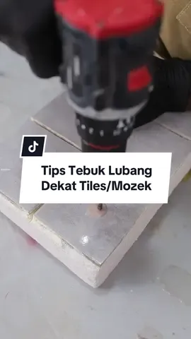 Nak tebuk tiles tapi asyik crack? 🔨 Try drill bit Tungsten Multi Carbide – dia memang padu gila untuk kerja halus ni! ✅ Tebuk tiles macam butter ✅ Tak melantun, tak pecah ✅ Sesuai untuk ceramic, porcelain, granite No more tiles pecah tepi lubang, no more sakit hati! 😤 Follow untuk more tips tukang friendly 💪 #TilesHack #TukangMalaysia #DrillBitPower #DIYMalaysia #TungstenDrill #CaraTebukTiles #ToolsTips #HomeImprovement #RenovationHack #TukangTools #DIYTips #TilesWork #BinaRumah #KontraktorMalaysia #ToolsMalaysia #BarangTukang #PowerToolsMY #TukangPadu #FYPtukang #DrillBitMalaysia #HardwareHack #ProTipsRenovation #ToolsInAction #BanglaHack #TukangMudah #RenovateSmart