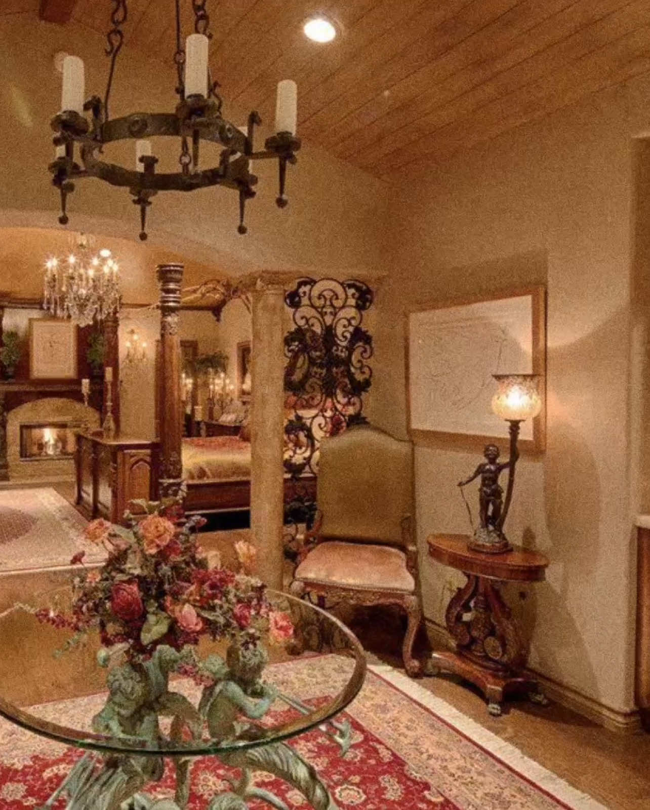 Life when rich peoples' houses looked like this >>>>  #dreamcore #nostalgiacore #2000stuscanhouse #2000snostalgia #tuscany #fyp #targetaudience #222 