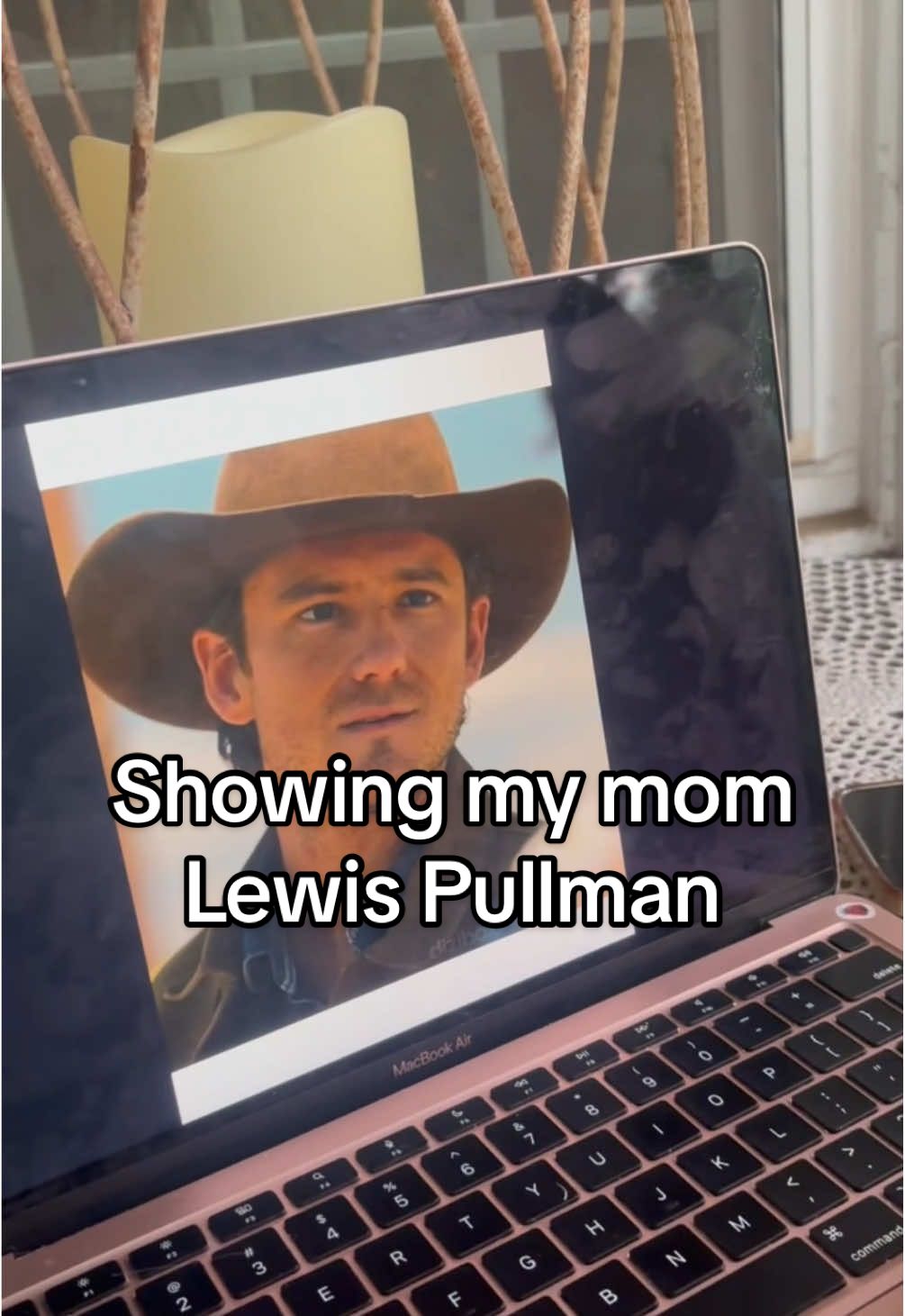 she approved 😁 @Marvel Studios @Marvel Studios ™  #lewispullman #thunderbolts #bob #sentry #thevoid #mcu #thenewavengers #outerrange #rhettabbott #topgunmaverick #tgm #attaboy #lessonsinchemistry #filmtok #movies #film #avengers #marvel #yelenabelova 