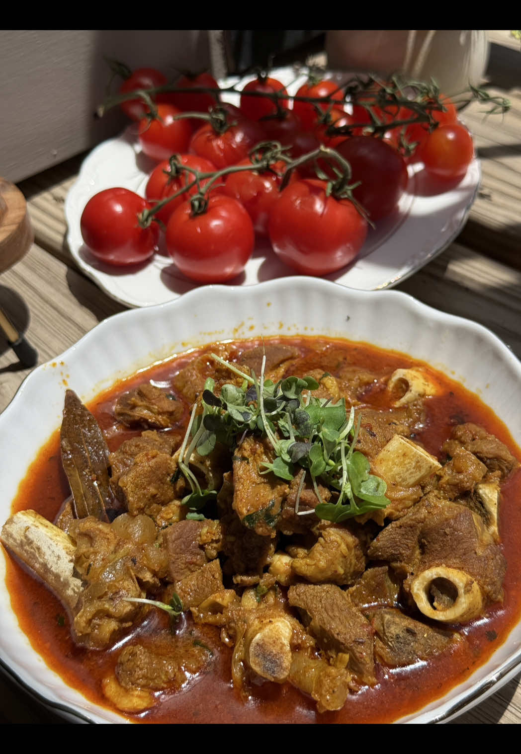 Missing the real taste of ghar ko mutton jhol? Let’s bring that comfort home.. Ingredients:  Mutton (marinated overnight with turmeric, oil, and salt) Oil Cumin seeds Bay leaves (Tejpatta) Cinnamon stick Cloves Cardamom pods Onions Tomatoes Ginger garlic paste Turmeric powder Cumin powder Red chili powder Coriander powder Garam masala /mutton masala Salt Fresh coriander leaves #fyp #foryoupage #nepalifood #muttoncurry #nepalitiktok 
