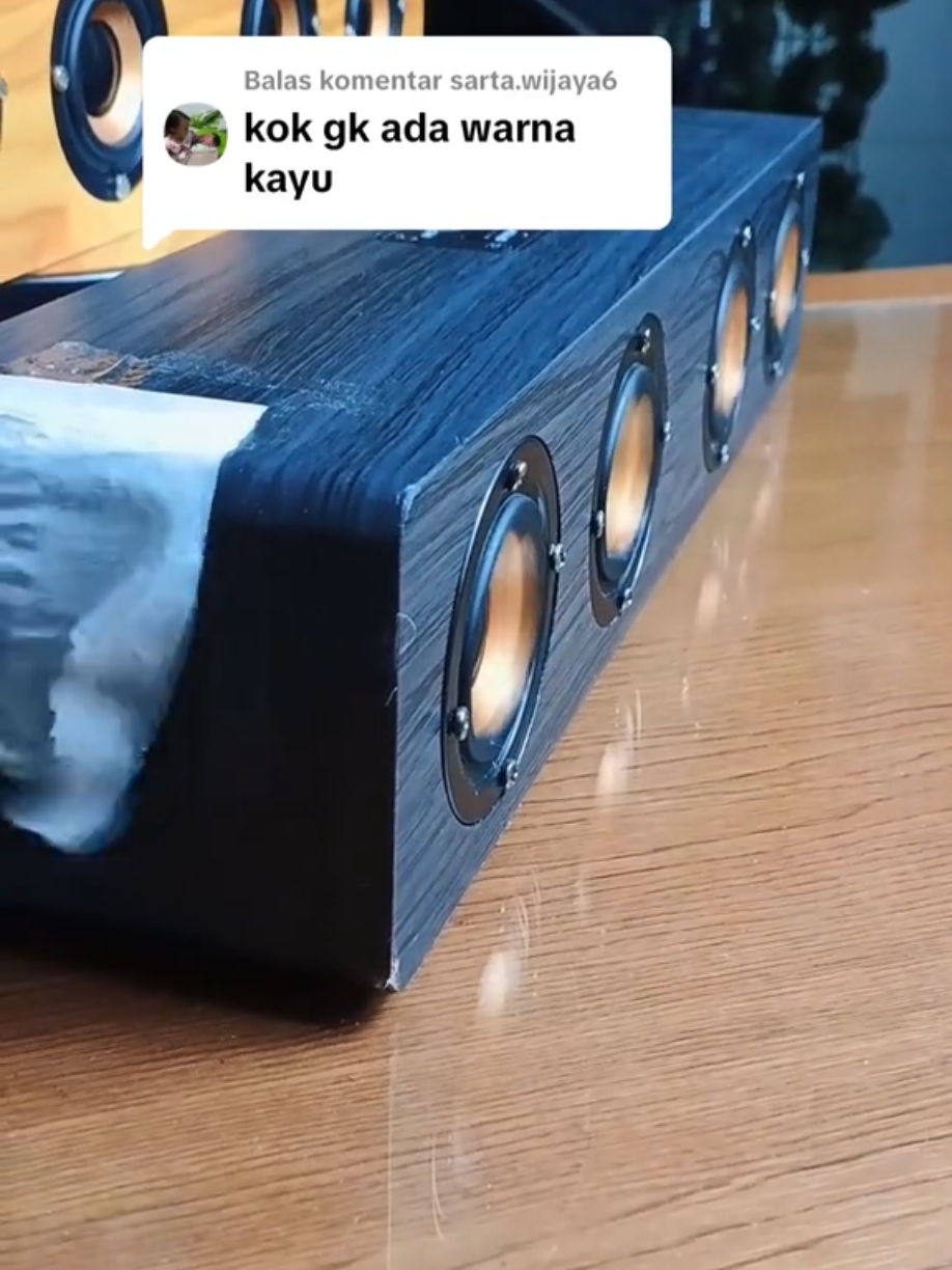 Membalas @sarta.wijaya6 Speaker Bluetooth Fullbass Soundbar FLECO F422 Gokil banget suaranya, bisa karaoke, dan batrenya awet banget.  #speakerbluetooth #bass #soundbar #FLECOF422 