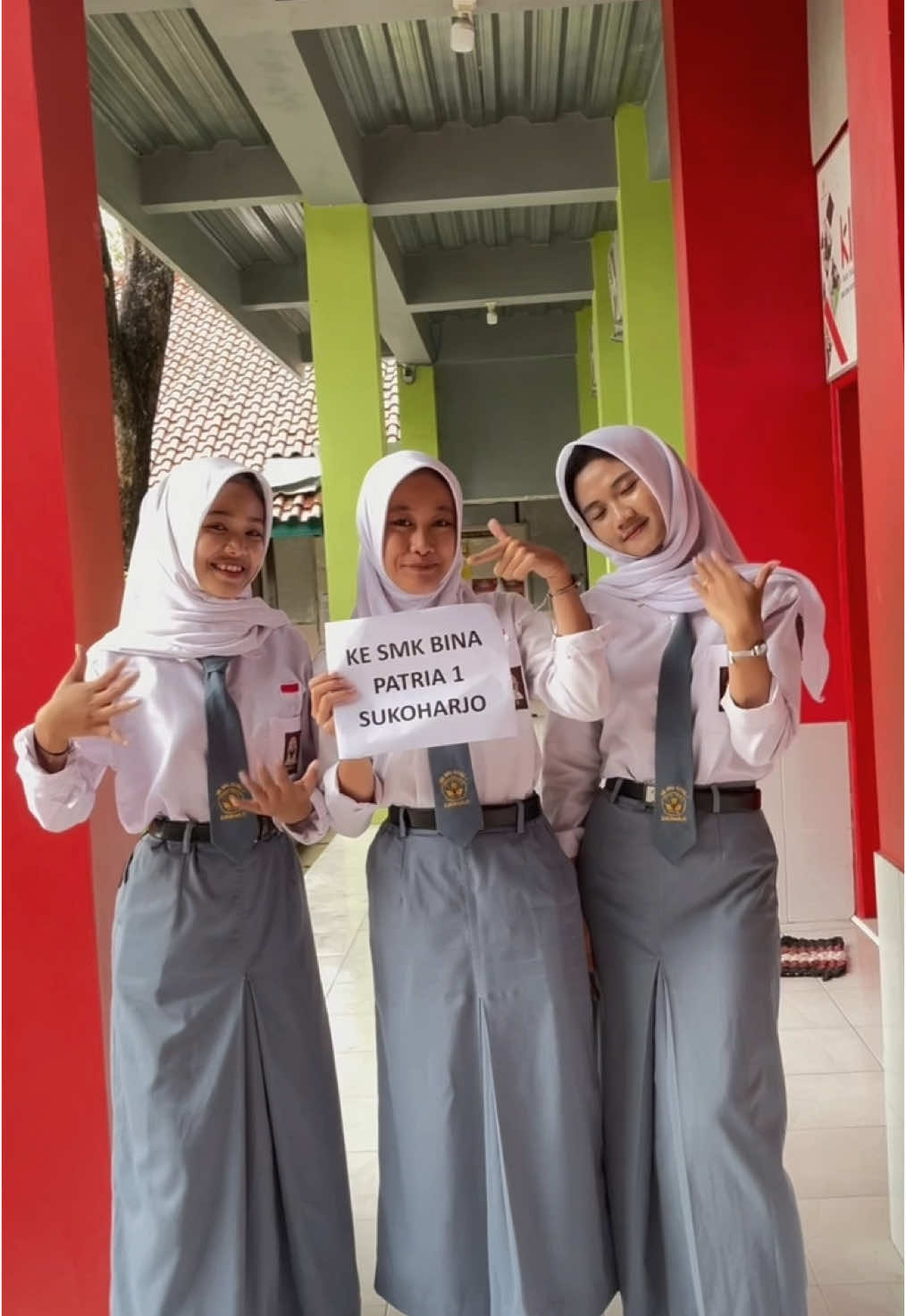 Hai hai hai… Buat adek2 SMP yang masih bingung cari sekolah berkualitas, ayoo segera bergabung dan daftarkan diri kalian ke SMK BINA PATRIA 1 SUKOHARJO  Banyak fasilitas, guru yang berkualitas, dan kegiatan menarik di SMK BINA PATRIA 1 SUKOHARJO  Ehhh ada Program Baru lho, kepoin yuk !!!!