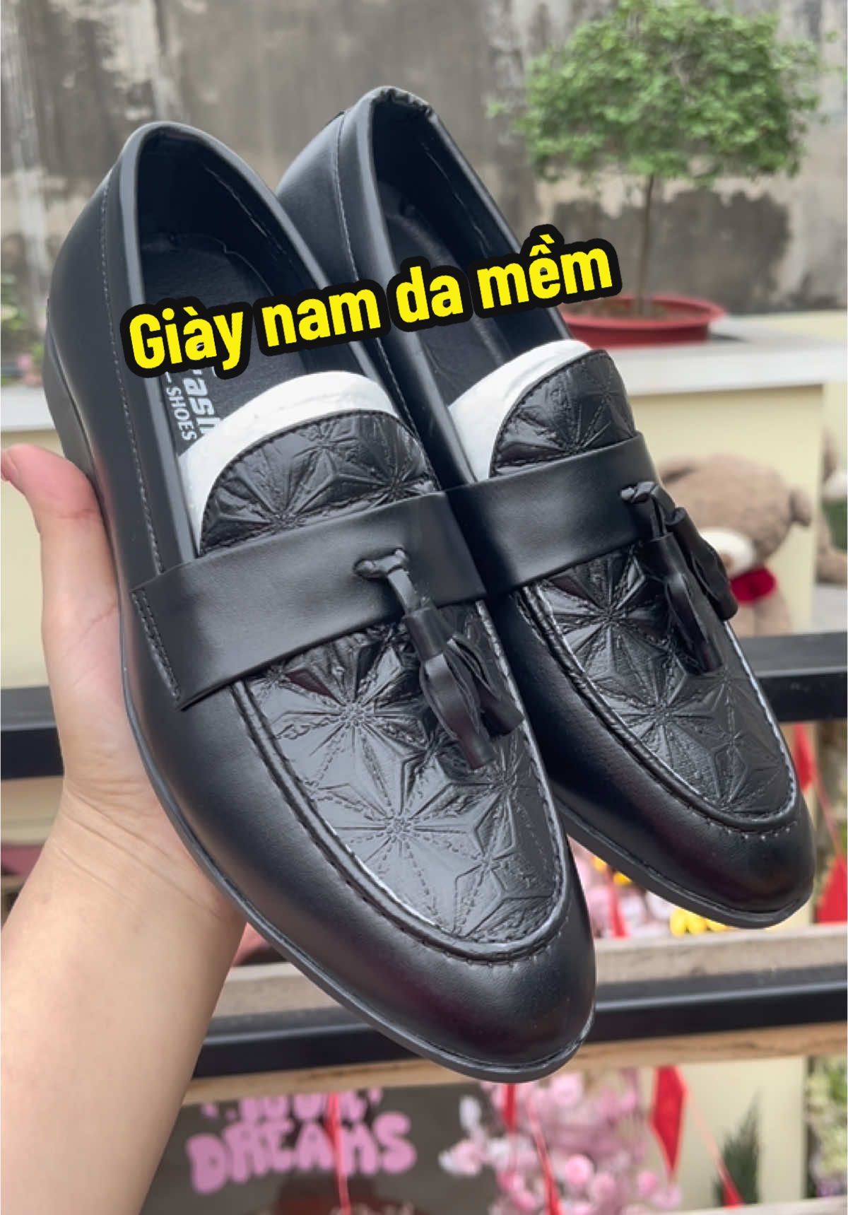 Giày lười nam dập vân 3D phom dáng trẻ trung sang trọng dạ mềm đế khâu may chắc chắn dễ đi lắm nha các a#giaynam #giaynamdep #giayluoinam #giaydichoi #giayditiec #giaychupkiyeu #trending #viralvideo #xuhướngtiktok2025mớinhất #LearnOnTikTok #thanhhanggiayda 