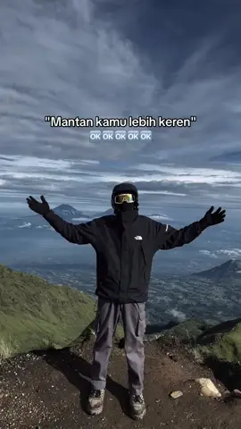 Ok in aja wkw #CapCut #fyppppppppppppppppppppppp #fotolive #ndaki #fypage #merbabu #merbabuviathekelan #muncak #ninja #gorpcorefashion #trending #mendakigunung 