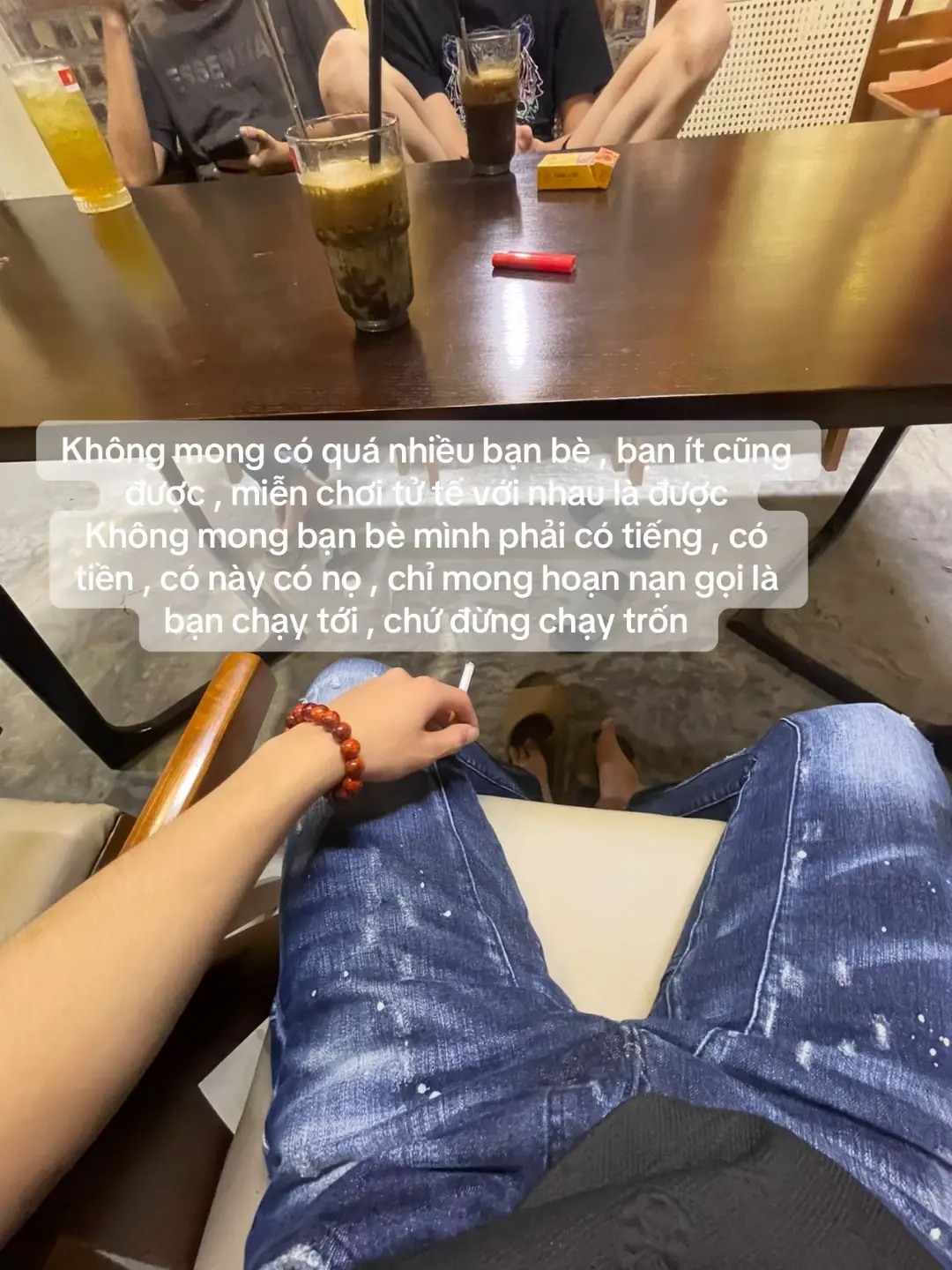 Không mong có quá nhiều bạn bè , bạn ít cũng được , miễn chơi tử tế với nhau là được Không mong bạn bè mình phải có tiếng , có tiền , có này có nọ , chỉ mong hoạn nạn gọi là bạn chạy tới , chứ đừng chạy trốn #fyp #xuhuong #caphay 