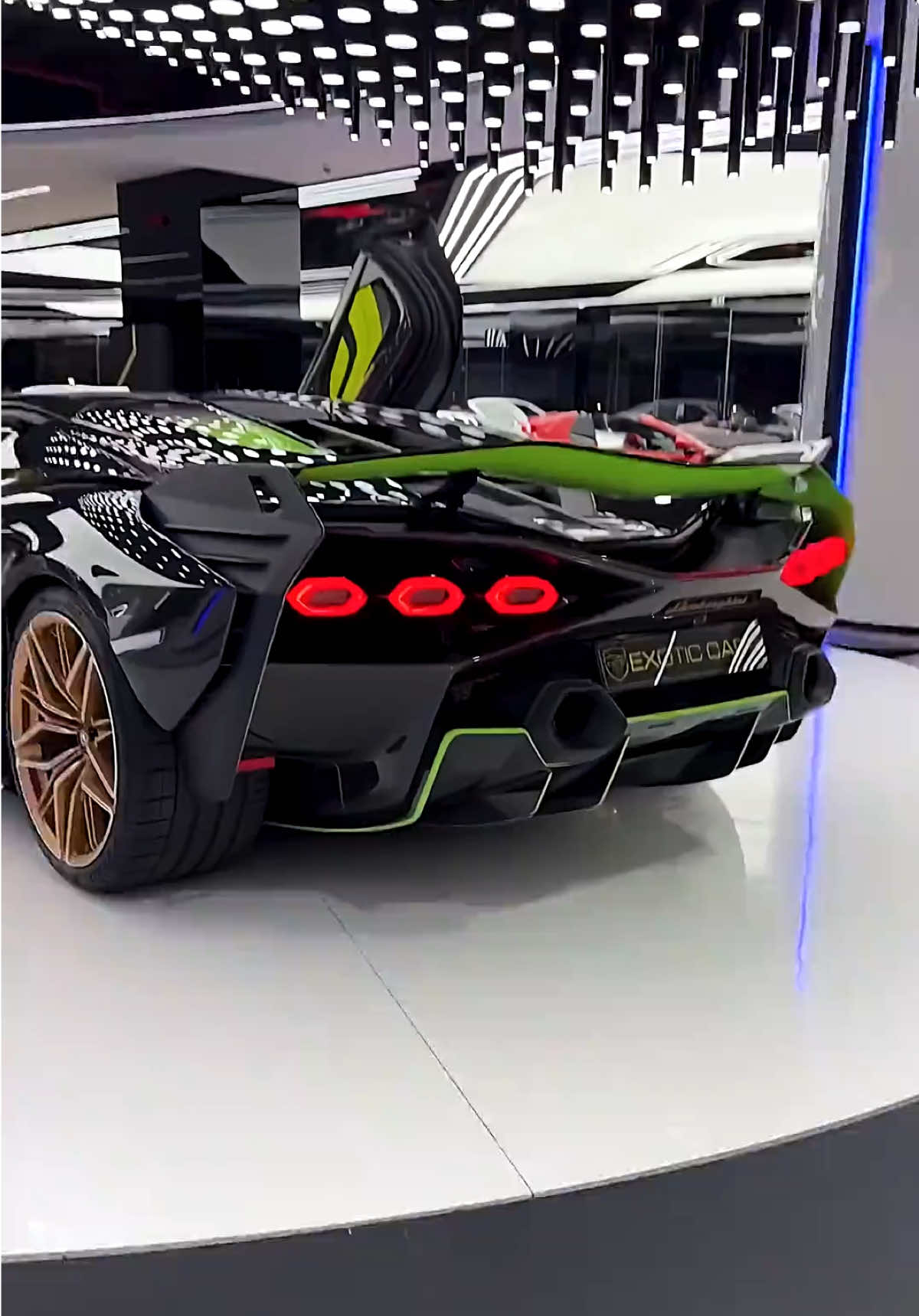 #lamborghini #supercar #tiktokcars #foryoupage #fyp #fypシ #fypシ゚viral #tiktokautocampaign #cartips 