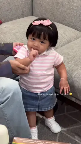 Eh eh pake rok mini 🤏 #masyaallah #lily #ranaimamalika #raffinagita1717 