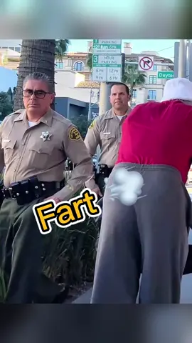 #fart #fartprank #fypシ #foryouu #prank #smileplease #funnypost #funnyprank #farting #america #trynottolaugh #fail 