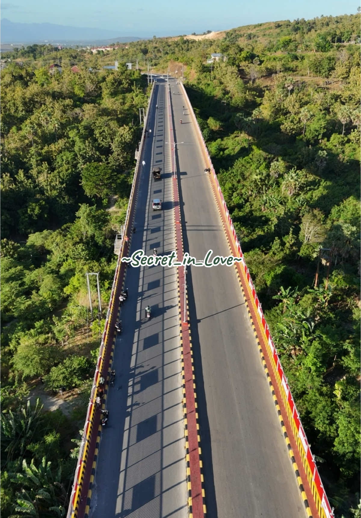 Yg pernah lewat dengan MANTAN disini, co siapa tu? 🤭✌️ #nttpride🏝🔥 #dronetimor #petuk #jembatanpetuk #kupang #fyp 