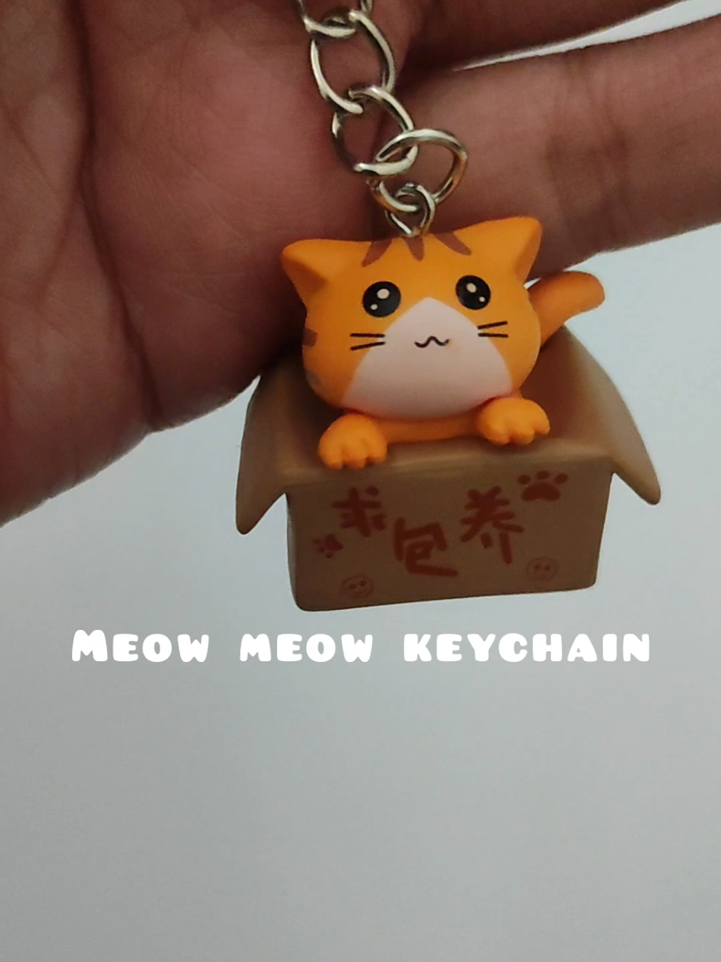 Add this cute kitten keychain to your anik-anik collections🐱🐾 #catkeychain #keychain #cutekeychain #cuteanikanik #cutefinds #bagcharms #cutebagcharms #anikanik 