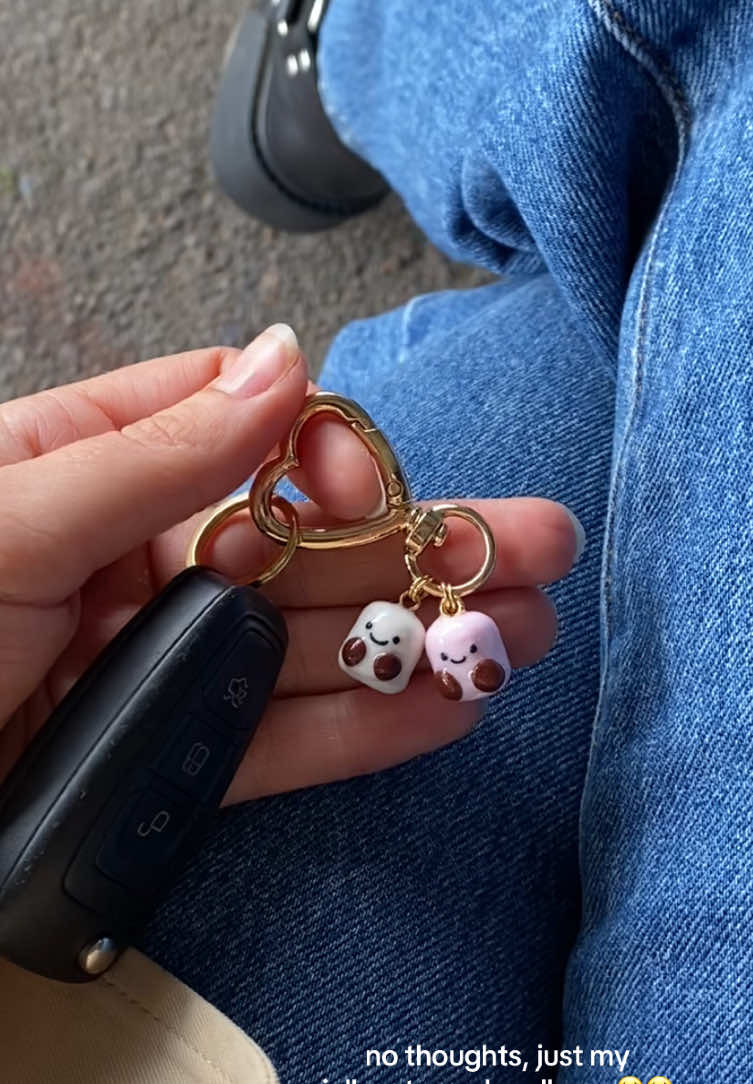 cutest key ring ever 🥹🥹 #jellycat #cute #handmade #claycharms #polymerclay #SmallBusiness 