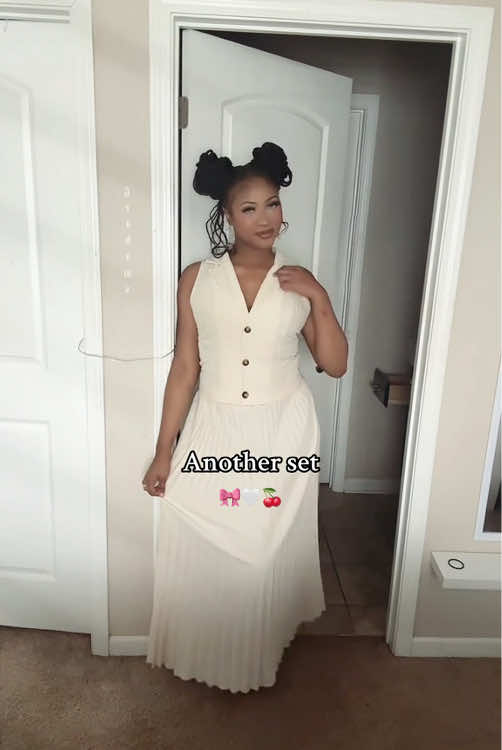 So beautiful 💕@ theedollllll#fyp #foryou #womanwear #Summer #dresses #elegant #kittyshow #suits 