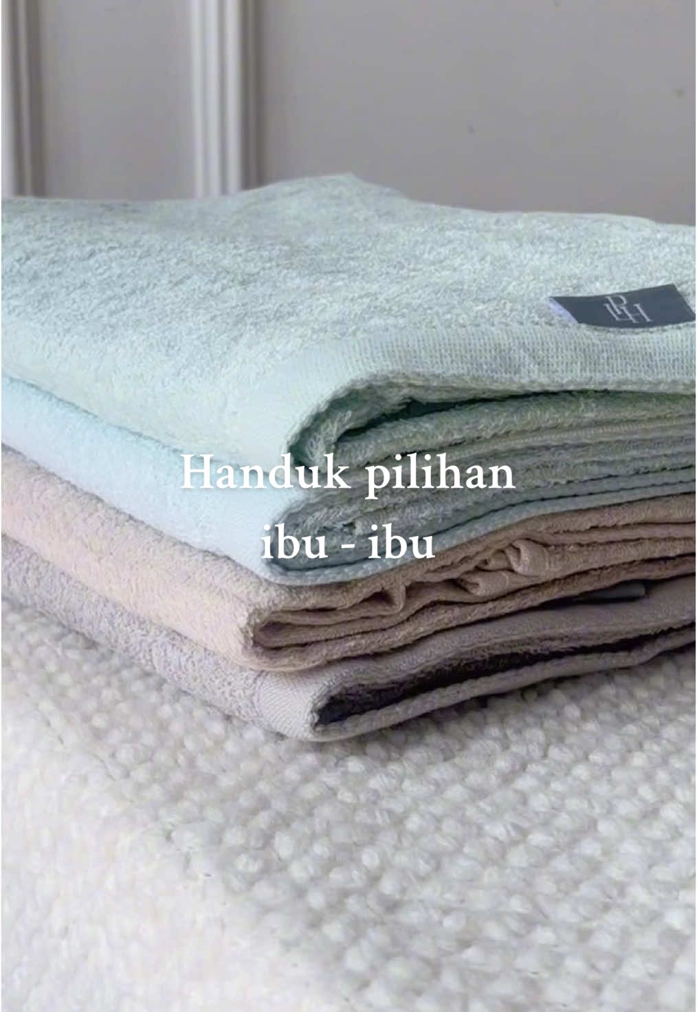 Handuk pilihan para ibu-ibu udah pasti LPH Bamboo Towel dong! Selain terbuat dari 100% serat alami, juga cepat menyerap dan antibacterial. Yuk checkout sekarang. 