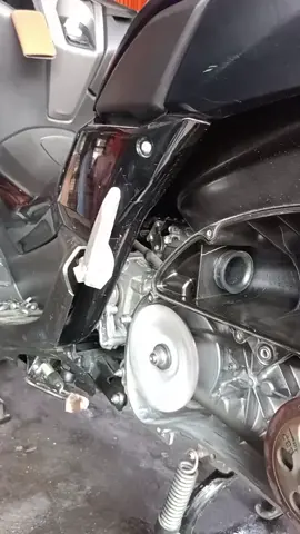 Suara V-Belt yang udah melar juga bisa bresik yahhhh #Nmaxx  #bengkelmotorrrrrr #servismotor