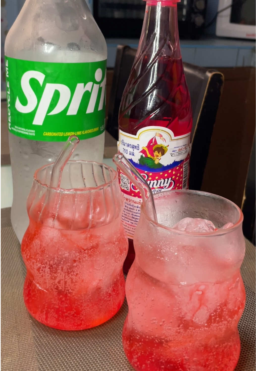 Sunny Boy Fruit Soda Syrup 710 #fyppppppppppppppppppppppp #fruitsoda #fruitsodasyrup #sodasyrup #syrup #soda #strawberry #drink 