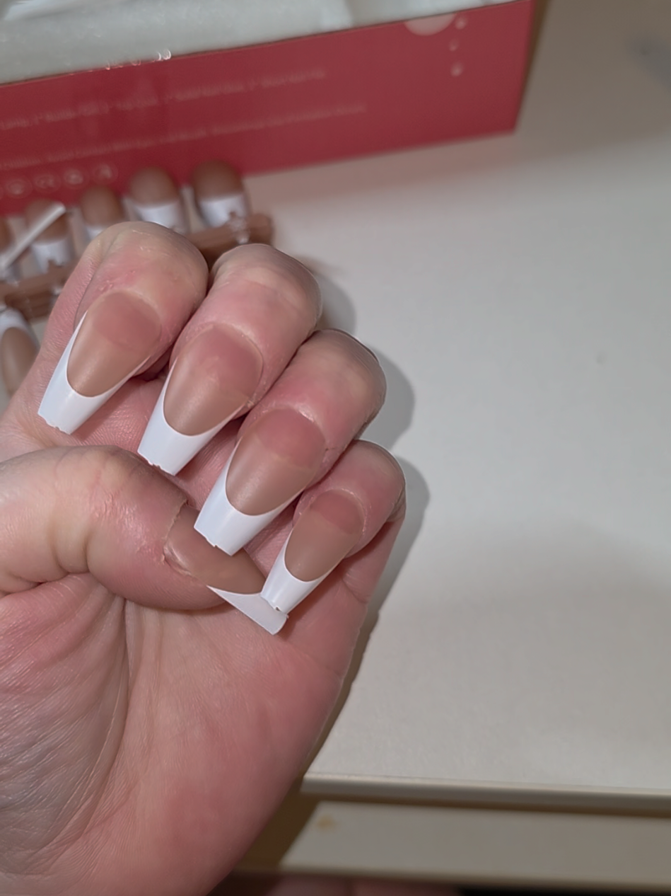 #jodsone #nails #manicure #affordable #giftsforher #viralvideo #trending #fakenails #buildergel #spotlightfinds #tiktokshop 