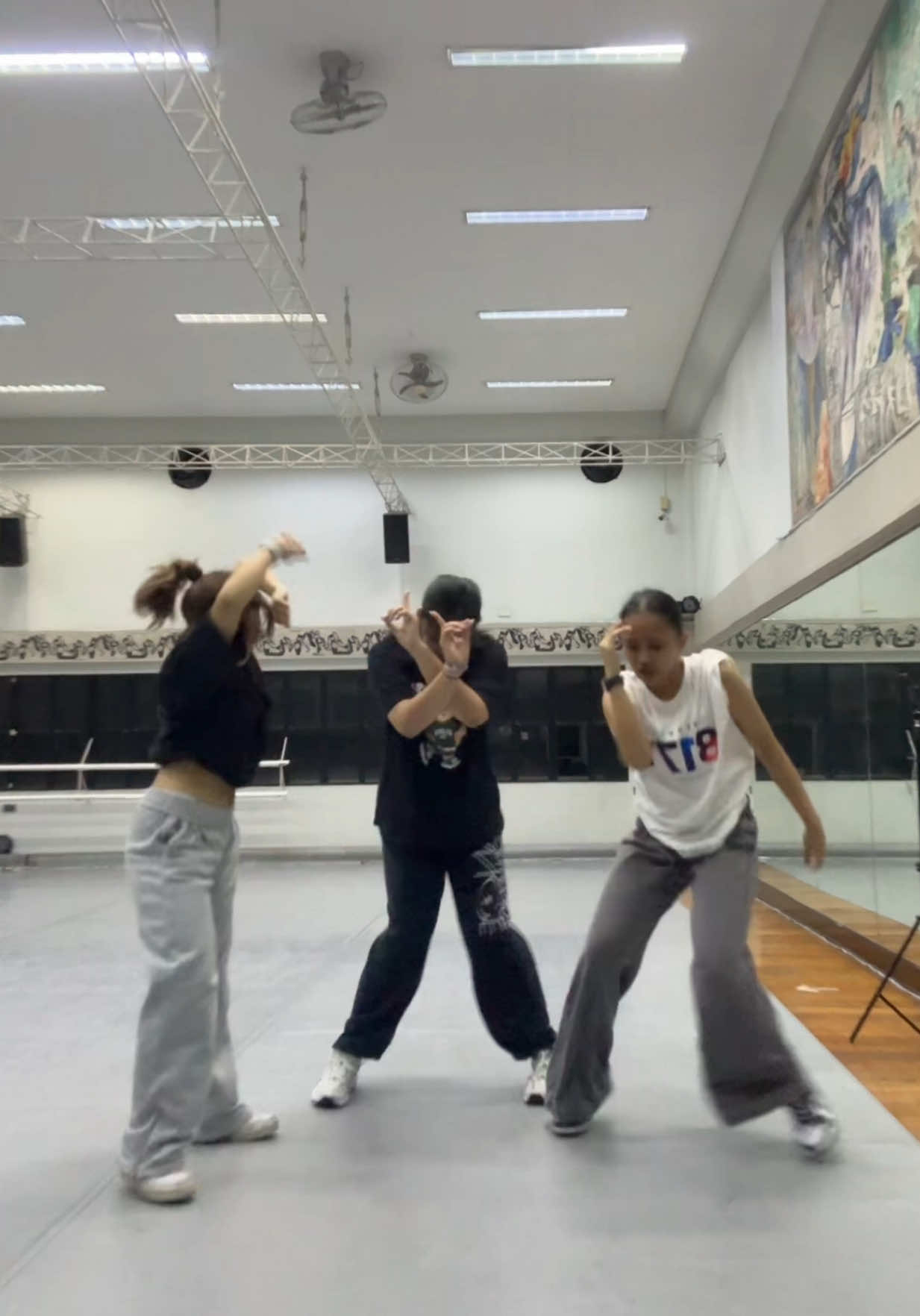 pressed time lapse 🤣 @Toni Noel @ju #dance #timelapse #fyp 