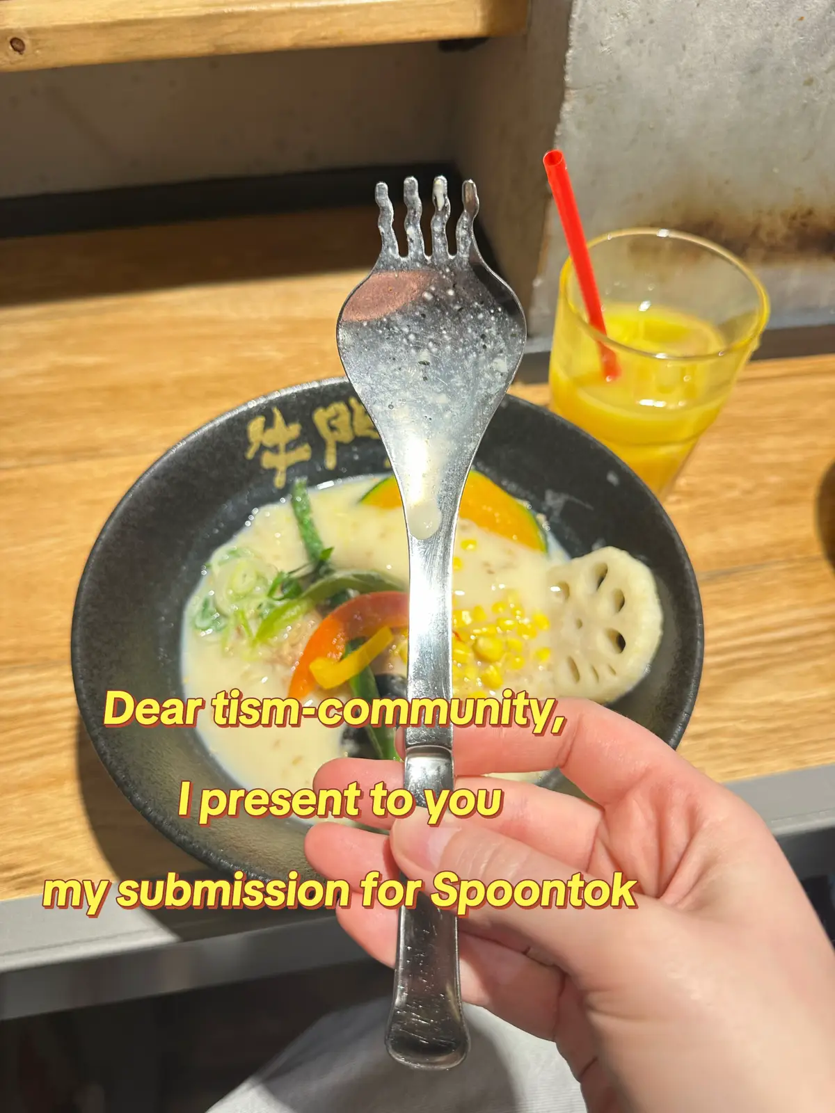 We went to a vegan Ramen place near Dotonbori and they gave us these Sporks? I’ve been living in Japan for 3 years but I’ve never seen this kind of spoon haha 🤣 turned this dinner into a whole experience! The vegan Ramen were sooo delicious too!  #spoontok #tism #adhd 