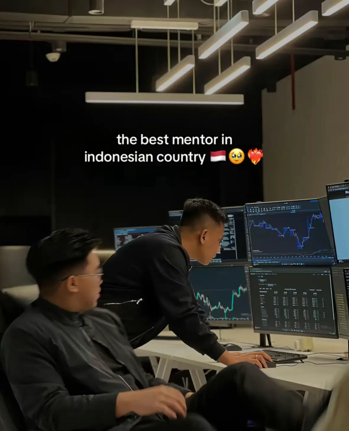 aku sangat bangga menjadikan kalian mentor terbaik ku, semoga segera mencapai puncak nya 🥹🥹🥹🥹 #fypシ゚ #mindset #habbit #growmindset #psychologyofmoney #timothyronald #kalimasada #foryoupage #foryoupage #investasi #btc #akademicrypto #bitcoin 