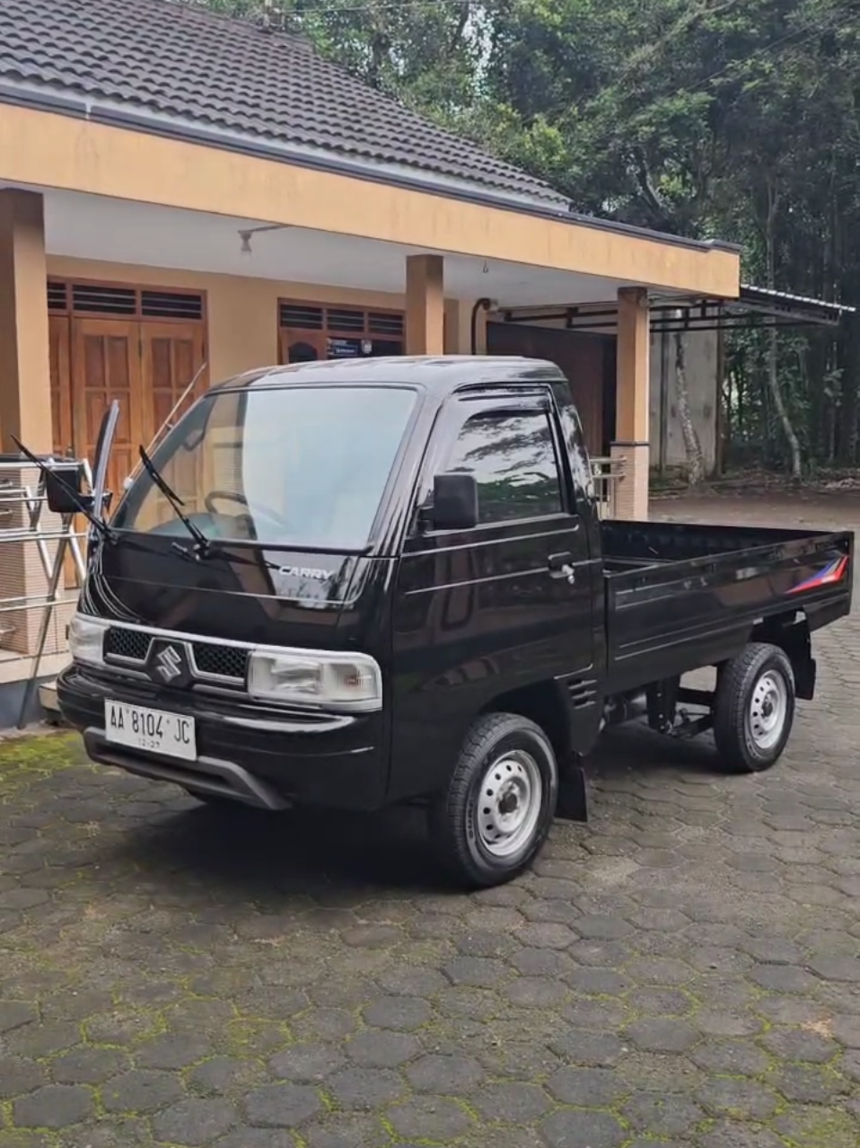 2017 km 4rb siap di pinang bosku  yang minat bisa dm *produk pembersih mobil bisa beli di kranjang kuning ya bosku..🙏 yang mau mobilnya bersih dan  glowing #mobilseken #garasifutura #suzukiindonesia #futura #suzukipickup #suzukicarry #suzuki #carryfuturamodification 