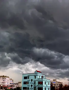 ধূষর মেঘ জমানো আকাশ । #trending #reels #nature 