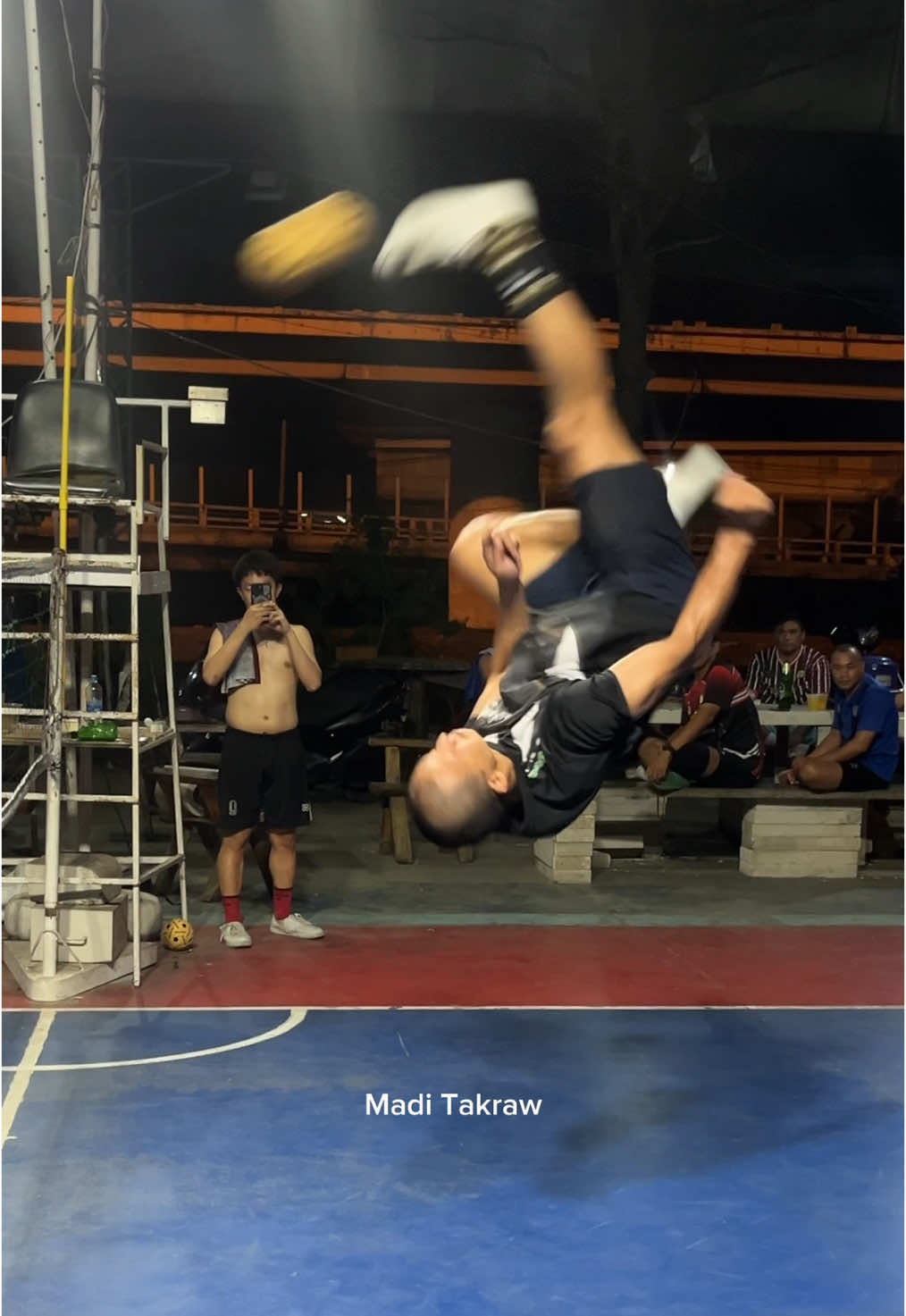 วัยรุ่นเวลตัน X วัยรุ่นท่ายาก‼️🔥#มาดิตะกร้อ #ถุงเท้าsumting #sepaktakraw #fypシ 