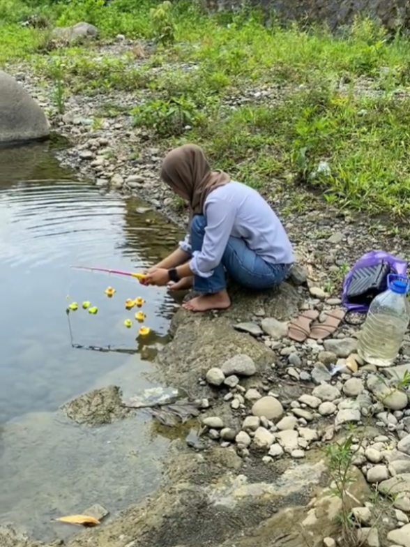 Niatnya mancing buat ngilangin beban eee bebannya malah ikut😭😭🫵🏻🫵🏻  #cewek #dasarcewek #mancing #mancingdate #mancingmania #beban #cewekidaman #cewekcantik #cowok #core #ngakak #mancingcore #foryou #fyp #videoviral #videongakak #takadayangsepertimu 