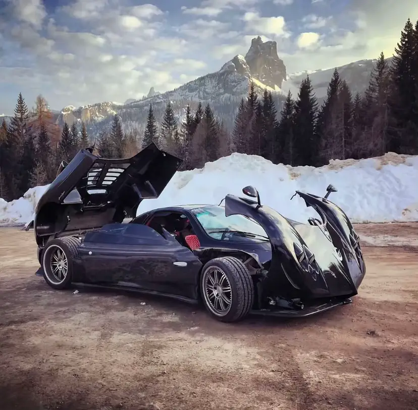 #fyp #pagani #hypercars #nostalgia #archives #2000s #2000smusic #koenigsegg #carsarchive #rich #money #lamborghini #rollsroyce 