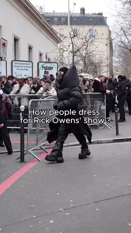 Which outfit is your fav ? 👀 —— Follow @labbeye to discover more Fashion week insight and unique designers —— #rickowens #lalamichmich #michelelamy #rickowensonline #ParisFashionWeek #PFW #PFW2025 #ParisFashionWeek2025 #Streetwear #StreetStyle #FashionWeekStreetStyle #FashionWeekParis #RunwayToStreet #PFWStreetStyle #avantgarde #avantgardefashion #AvantGardeFashion #HighFashion