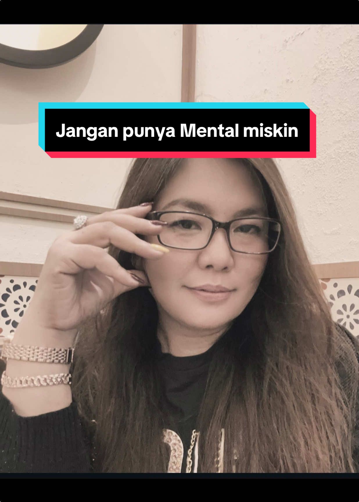 Aduh…gimana hidup ga makin susah kalau cara menyelesaikan masalah seperti ini. Jangan pelihara mental miskin dgn mengeluh dan bersungut2, coba belajar bersyukur dlm setiap kondisi