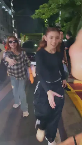 Sorry guysss pero sinusundo na ako nung mga kapatid ko uuwi na daw kami hahahaha @Kitty & Kakai  #kittyandkakai #kitty #kakai #twinsisters 