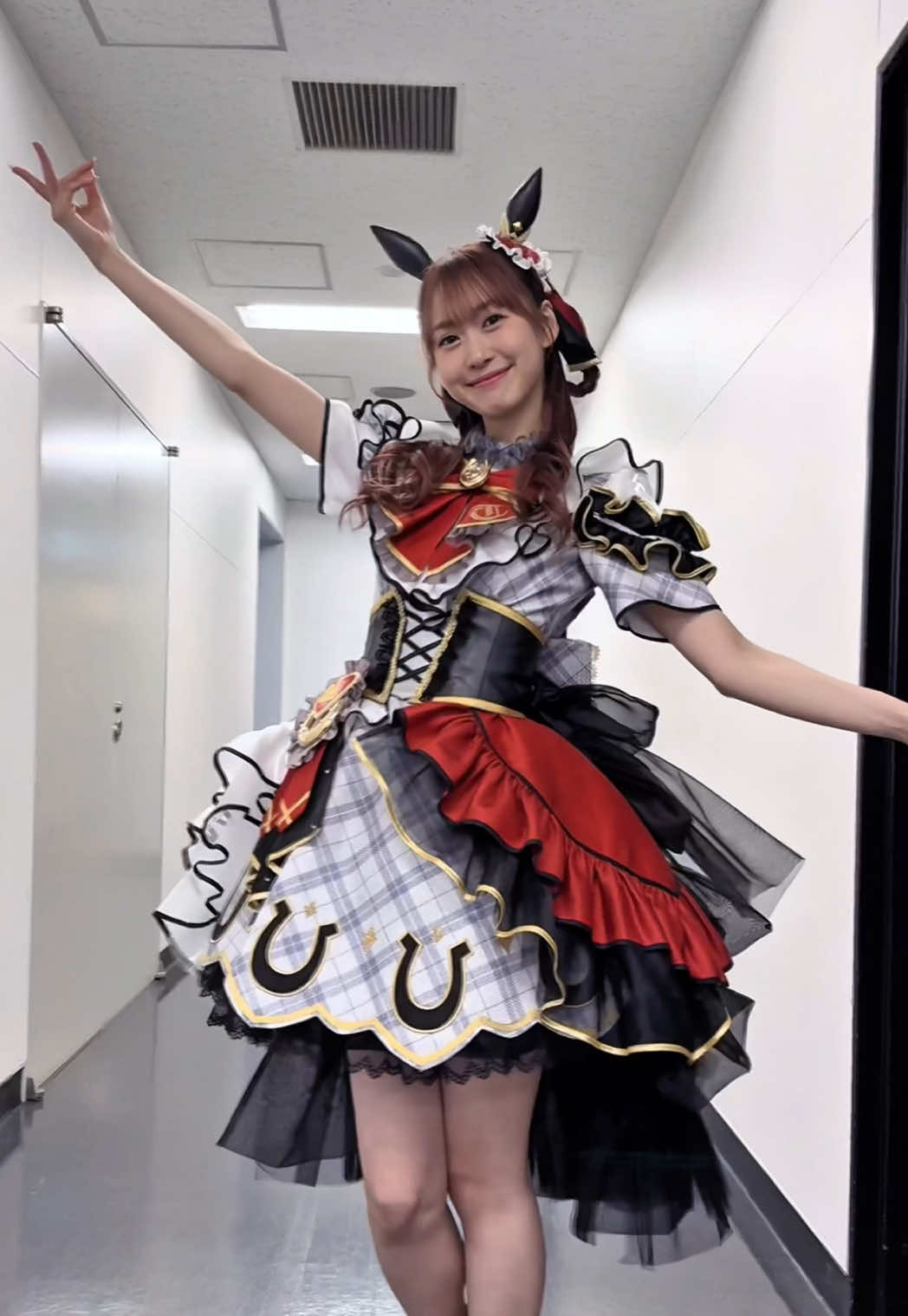 #ウマ娘6th #ジェンティルドンナ 役の芹澤優ちゃんです🐎❤️🖤 衣装もセリコも圧倒的にかわいいでしょ？🤤✨ #ウマ娘 #ウマ娘6thD1 #ウマ娘6thD2 #ウマ娘6th春D1 #ウマ娘6th春D2 #セリコソロ 