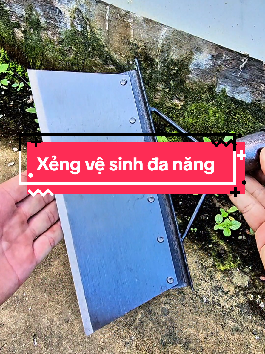 Xẻng làm sạch đa năng bằng thép Mangan, sử dụng thuận tiện cho việc vệ sinh rong rêu và đất cát trên mặt phẳng.  #xengvesinhdanang #xengvesinh #xengvesinhrong 