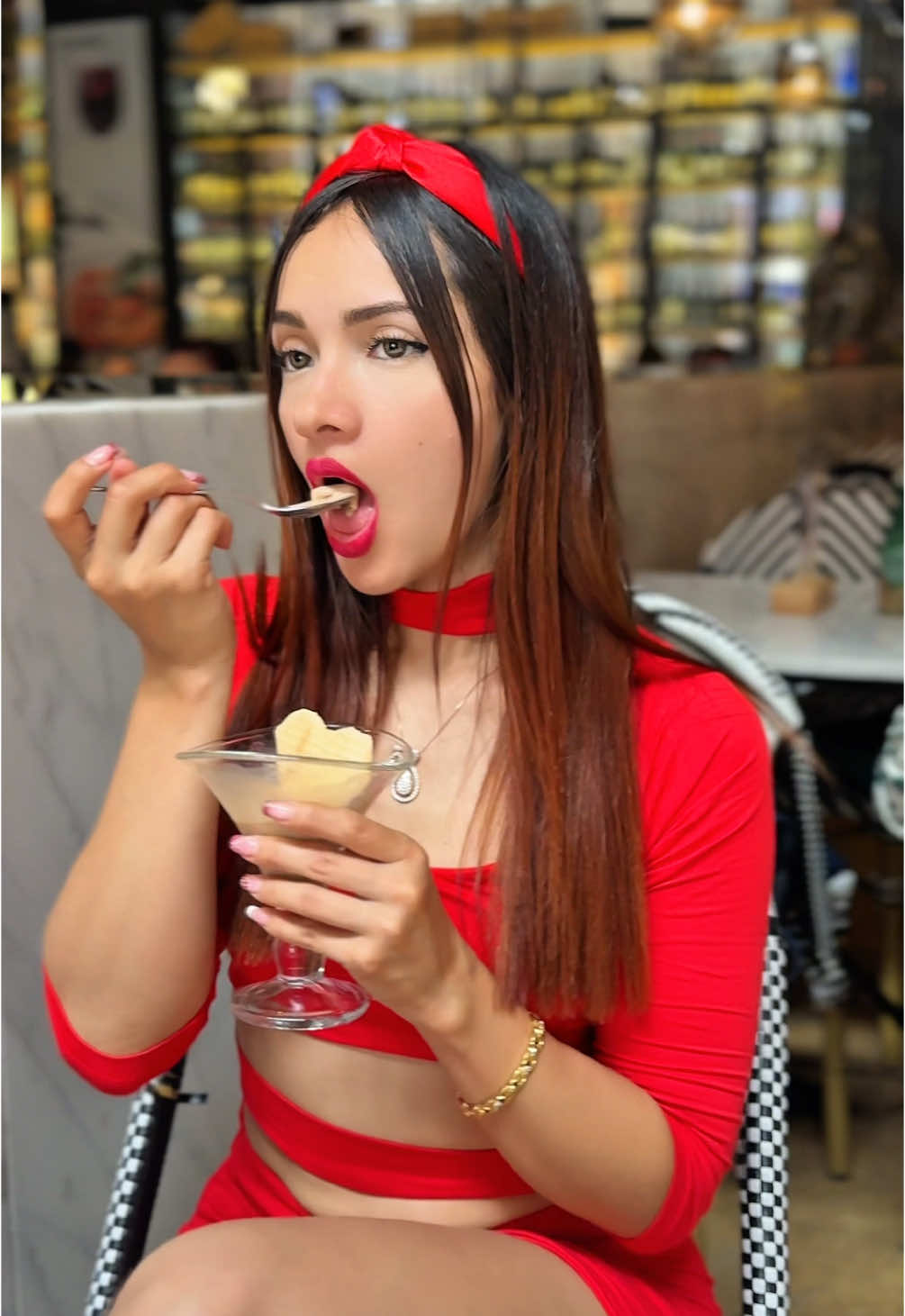 Todo rojito ❣️ - - - - - #fashion #glamour #explorepage #explore #viral #reelsviral #foryou #trending #gym #Fitness #pink #cute #pretty #amazing #beauty #style #moments #coffee #Love 