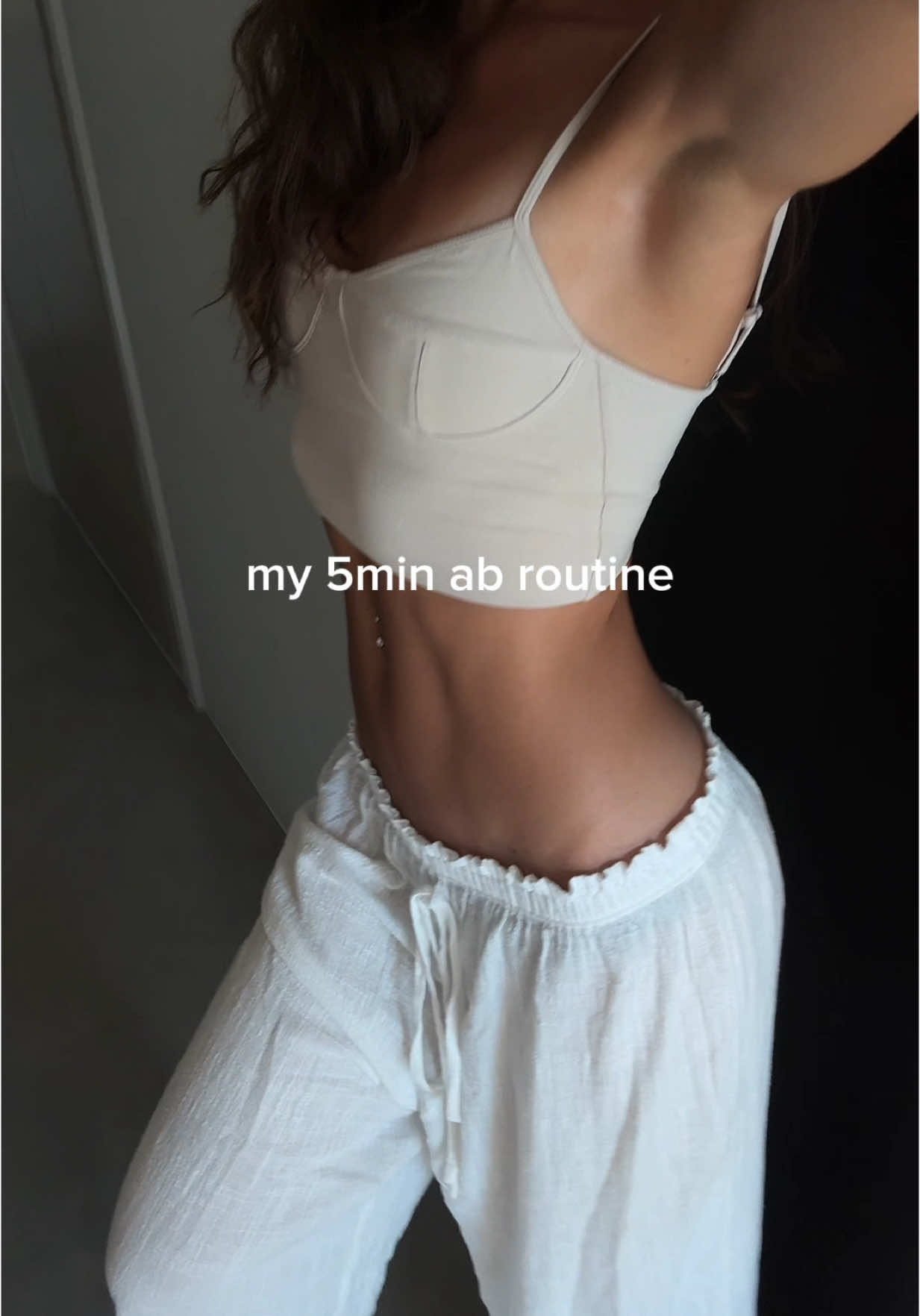 ab routine cause our core is involved in everything and so important 🤍 working on my obliques- I personally struggle with an anterior tilt so strengthening my weak obliques is a must 🫶🏼 #fyp #fy #pilatesinspired #workoutfromhome #pilatestiktok #exerciseathome #abs #abworkout 