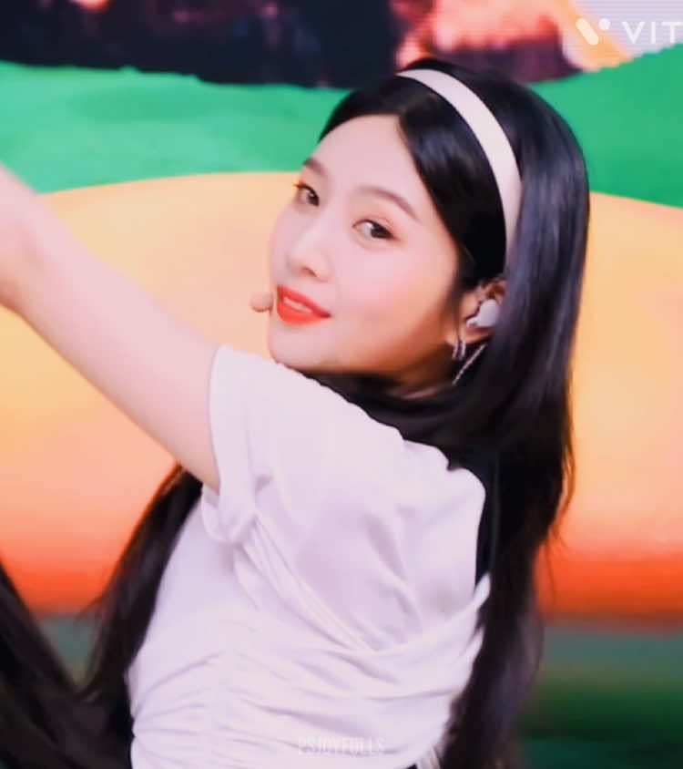cause im so into youuuu #joy #joyedit #joyredvelvet #joyredvelvetedit #parksooyoung #parksooyoungedit #intoyou #arianagrande #edit #kpop #fyp 