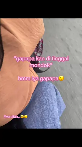 #sad #fypシ゚ #pondokpesantren #anakpondok #anakpondokpesantren #anaksantri #santri #arabicsong #ditinggalmondok☹️ #santripondok #katakata #sad #arabicsong #sadvibes #pacarsantri 