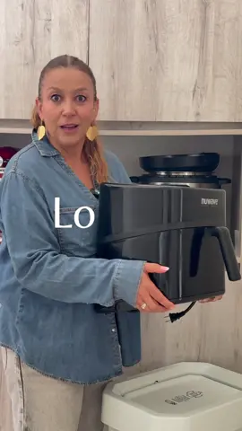 ¿Pensando en DEJAR DE USAR  tu airfryer? Antes de hacerlo, mirá todo lo que puedes  hacer con ella. Desde lasaña, verduras, tacos  y postres hasta recetas que ni imaginabas… y todas te las puedo ensenar o las encuentras aca en mi feed  Si todavía no me sigues,  este es tu señal del universo: sigueme para más recetas fáciles, ricas y sin complicarte la vida. #airfryerrecipes #recetasairfryer #cocinasaludable #recetassencillas #cocinaconmigo #comidacasera #freidora #freidoradeaire