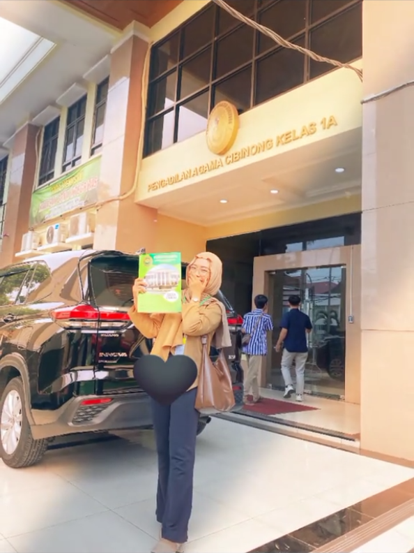 setelah sekian lama berdrama kumbara akhirnya finish juga ya Allah..  keputusan ini menghabiskan banyak waktu , tenaga , fikiran dan materi banget 🥲 semoga setelah ini bisa sama sama saling introspeksi diri untuk menjadi yg lebih baik 🙏 #fyppppppppppppppppppppppp #pengadilanagama #pengadilancibinong #cibinong #lega #akhirnyaselesai #fypage #cerai #ceraigugat 