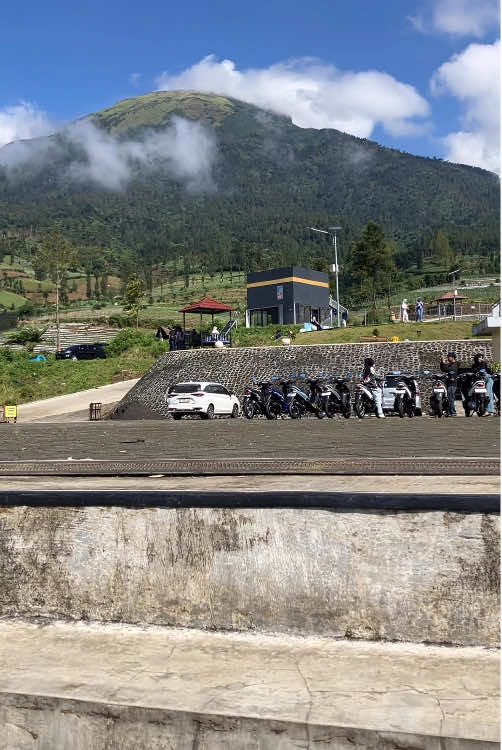 EPIK ⛰️🌄😍           Tips:cek cuaca dulu 😉    #nature #view #photography #temanggunghits 