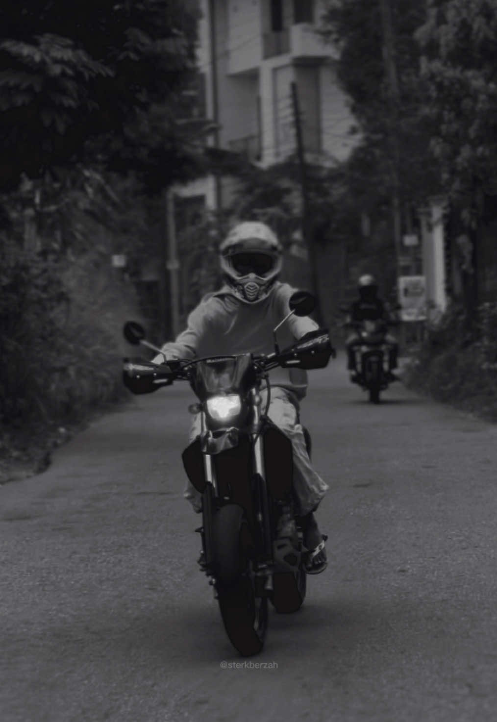 පාඩුවේ යන මම 😌❤️‍🩹 #kawasaki #dtrackersupermoto #topcondition🖤🔥 #viralvideo #capcut #template #ant #green 