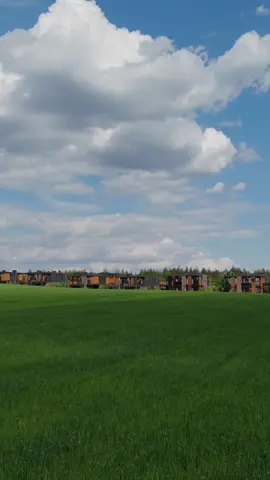 Ідеальне поєднання затишку, природи, та сучасного стилю#9елементів #хідбудівництва #будуємозараз #котеджнемістечко #озеро #озеленення 