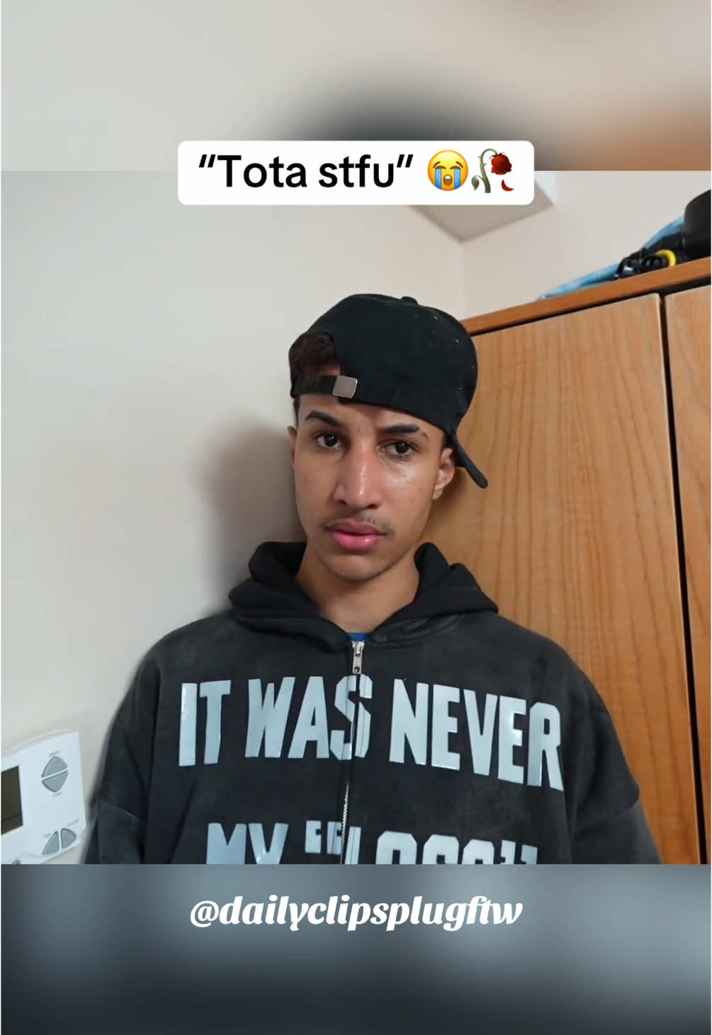 Why’d tota catch a stray 😭 #kaicenat #kai #tota #rakai #streameruniversity 