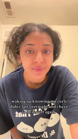 How do you curly haired girls keep it overnight 😭😭😭  #curls #curlscurlscurls #curlyhairroutine #curlsforthegirls 